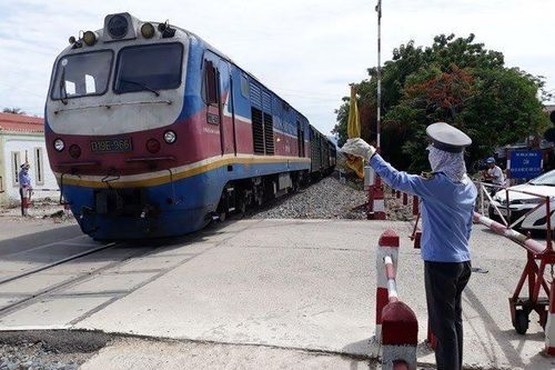 Thoi thóp vì COVID-19, lối đi nào cho ngành đường sắt Việt Nam?