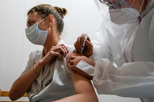 Nhân viên y tế Mỹ không muốn tiêm vaccine COVID-19