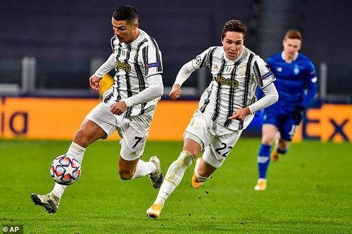 Ronaldo cán mốc 750 bàn thắng