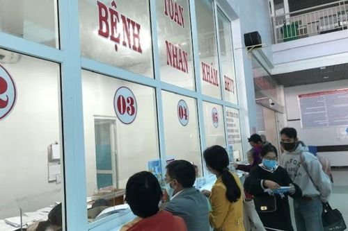 Nhờ tham gia BHYT, bệnh nhân phẫu thuật thay đĩa đệm nhân tạo không phải lo viện phí