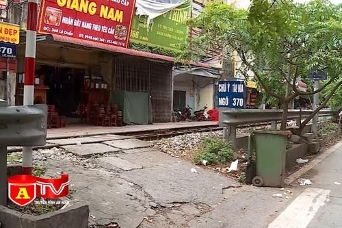 Không thể mãi dừng lại ở việc tuyên truyền nhắc nhở khi giải quyết lối đi tự mở đường sắt