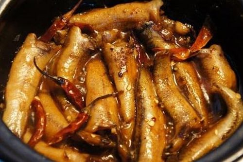 Cá bống thác kho riềng