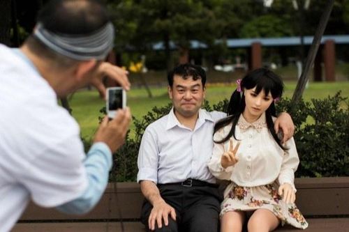Né yêu, lười 'chuyện ấy', nhiều người Nhật Bản sống độc thân suốt đời