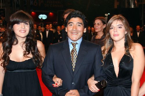 Con gái Maradona nộp đơn yêu cầu chia tài sản thừa kế