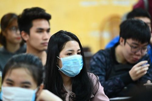 Trường đại học ở TP.HCM khuyến cáo sinh viên không về quê