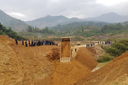 Phát lệnh chặn dòng hồ chứa nước Ẳng Cang