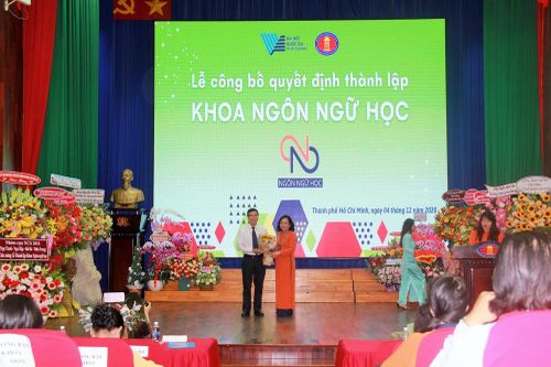 Sinh viên Ngôn ngữ học, trường ĐH KHXH&NV (ĐHQG TP. HCM) có 'nhà mới'.