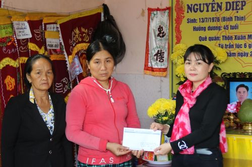 Báo SGGP hỗ trợ gia đình nạn nhân bị lốc xoáy chìm tàu ở Quảng Nam