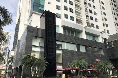 Người đàn ông rơi thang máy ở Hà Nội đang nằm viện, thang vận hành chui