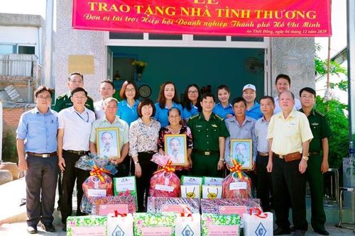 Bàn giao 3 căn nhà tình thương cho các hộ nghèo tại xã An Thới Đông