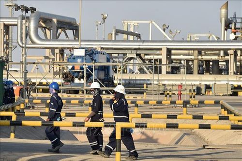 Giá xăng dầu hôm nay 4/12: Tiếp tục lao dốc trước thềm cuộc họp của OPEC +