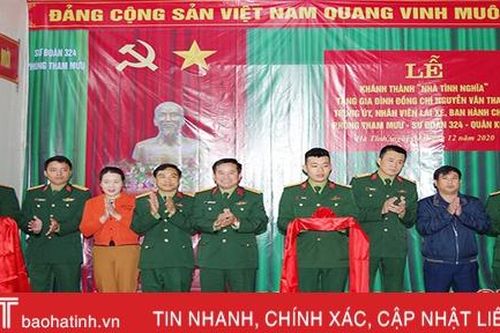 Bàn giao nhà tình nghĩa cho quân nhân có hoàn cảnh khó khăn ở Nghi Xuân