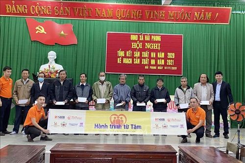 Nỗ lực hỗ trợ người dân vùng lũ ở Quảng Trị sớm ổn định cuộc sống