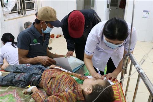 Khẩn trương xác định nguyên nhân vụ nghi ngộ độc thực phẩm tập thể tại Gia Lai