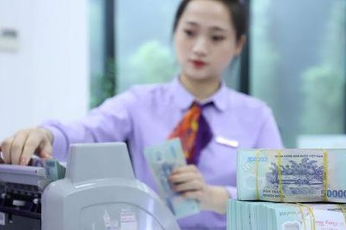 Tỷ giá đồng loạt giảm, lãi suất liên ngân hàng đi ngang