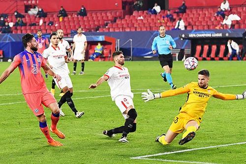 Ronaldo, Giroud hướng tới Noel vui vẻ