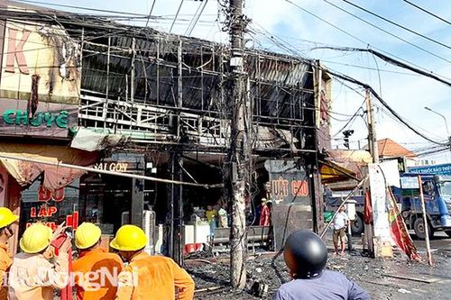 Ám ảnh với 'mạng nhện' dây cáp viễn thông
