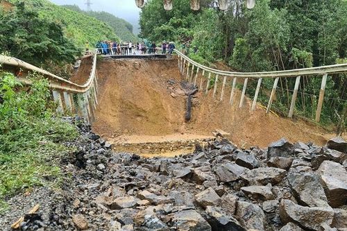 Quốc lộ 26 nối hai tỉnh Đắk Lắk – Khánh Hòa đã thông tuyến trở lại sau 3 ngày khắc phục sự cố
