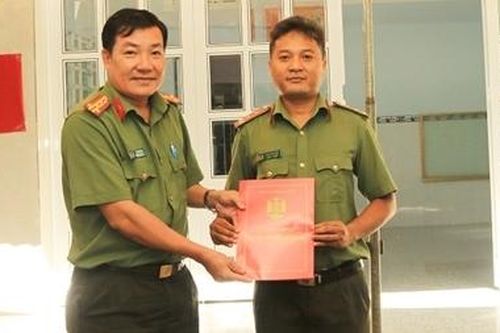 Công an tỉnh An Giang trao nhà Nghĩa tình đồng đội