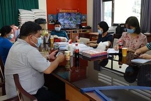 Kiểm tra khu cách ly tập trung của quân đội
