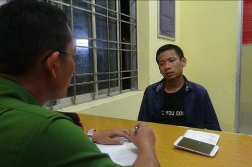 Vào tiệm thuốc tây trộm tiền, còn đánh chủ nhà