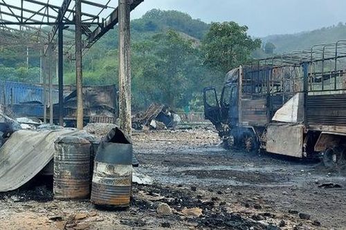 Một người Việt tử vong trong vụ cháy kho vật tư Hải quan Lào
