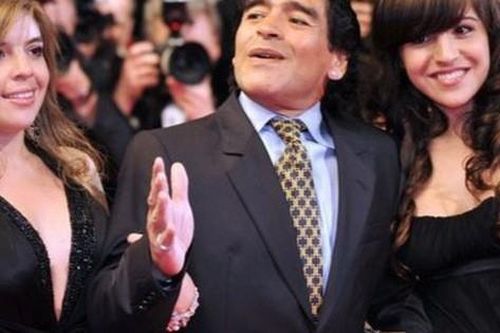 Con gái 'cậu bé vàng' Maradona nộp đơn yêu cầu chia tài sản thừa kế sau cái chết của cha