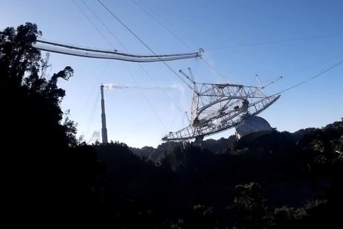 Kính viễn vọng Arecibo đổ sập