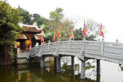 Đến với ngôi đền thiêng nằm bên đường Cổ Ngư
