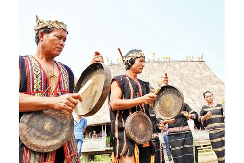Đoàn kết một lòng, phát huy nội lực