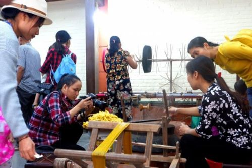 Đổi mới sản phẩm lưu niệm làng nghề
