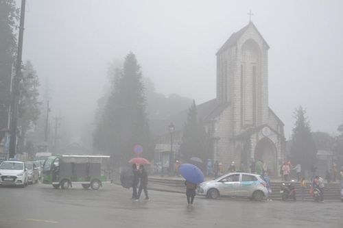 Sa Pa rét sâu 5 độ C, xuất hiện sương muối