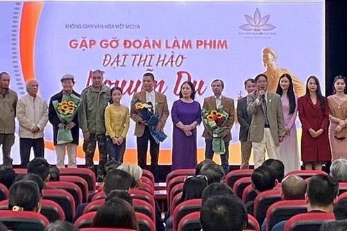 Gặp gỡ đoàn làm phim về Đại thi hào Nguyễn Du