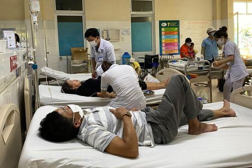 Hơn 100 người nghi bị ngộ độc thực phẩm