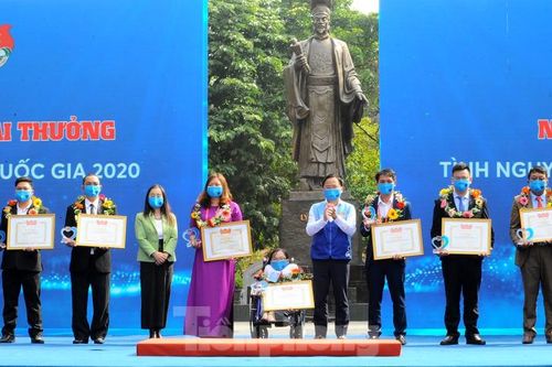 Sôi nổi hoạt động vì cộng đồng trong Ngày hội tình nguyện Quốc gia 2020