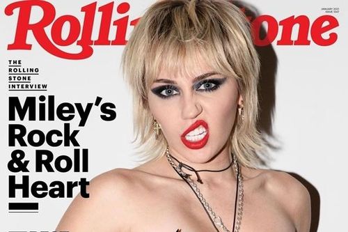 Miley Cyrus chụp ảnh ngực trần trên tạp chí