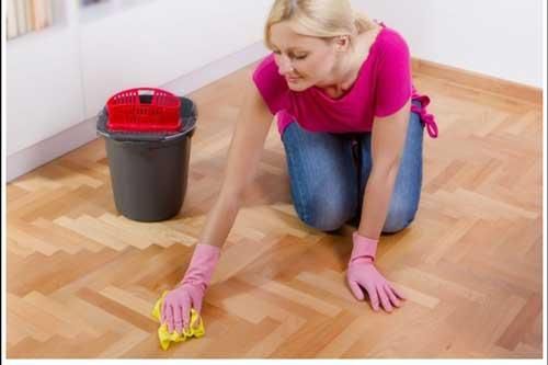 Tuyệt chiêu vừa làm sạch vừa tăng tuổi thọ của sàn gỗ trong nháy mắt