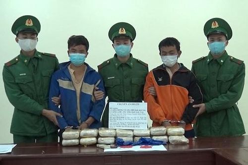 Điện Biên: Bắt hai đối tượng vận chuyển 90.000 viên ma túy tổng hợp