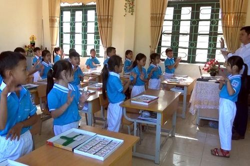 Giáo dục học sinh từ bản sắc văn hóa dân tộc