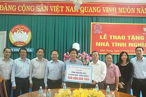 Tổng Công ty Điện lực miền Trung ủng hộ 250 triệu đồng xây nhà tình nghĩa