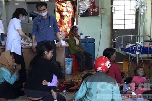 153 người nhập viện sau khi ăn xôi của đoàn từ thiện