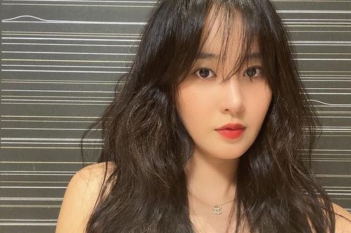 Yuri (SNSD) 'lươn lẹo' lý do hay tag tên sai các thành viên trong ảnh đăng Instagram