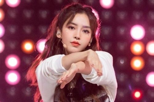 Angelababy trổ tài ca hát, vũ đạo