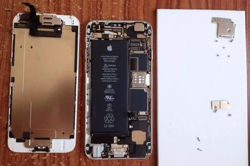 Apple lại bị kiện vì pin iPhone