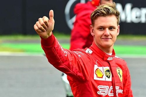 Con trai Michael Schumacher gia nhập làng F1: Hổ phụ có sinh hổ tử?
