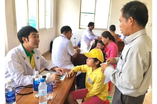 Tuyên dương 10 thầy thuốc trẻ tiêu biểu 2020
