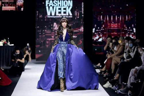 Trương Ngọc Ánh, Đức Hải trở lại sàn catwalk sau gần 10 năm