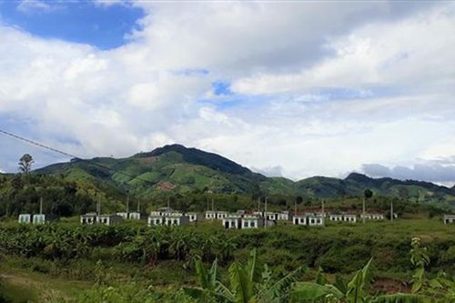Huyện Đắk Glei, Kon Tum: Khu tái định cư hơn 15 tỷ thành nơi chăn thả gia súc