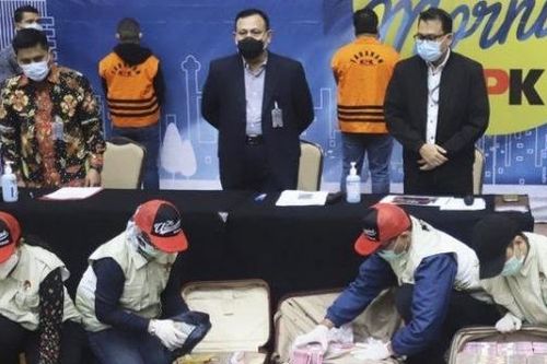Indonesia bắt giữ Bộ trưởng Các vấn đề xã hội với cáo buộc tham nhũng liên quan đến dịch Covid-19