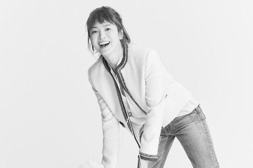 Song Hye Kyo phá cách với mái bằng trên lông mày